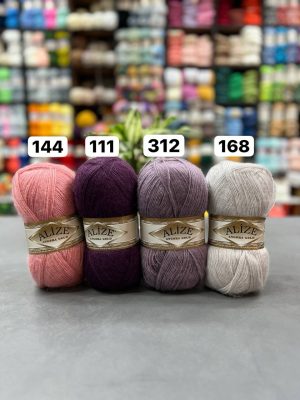 الیز انگورا گلد (موهر)