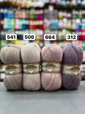 الیز انگورا گلد (موهر)